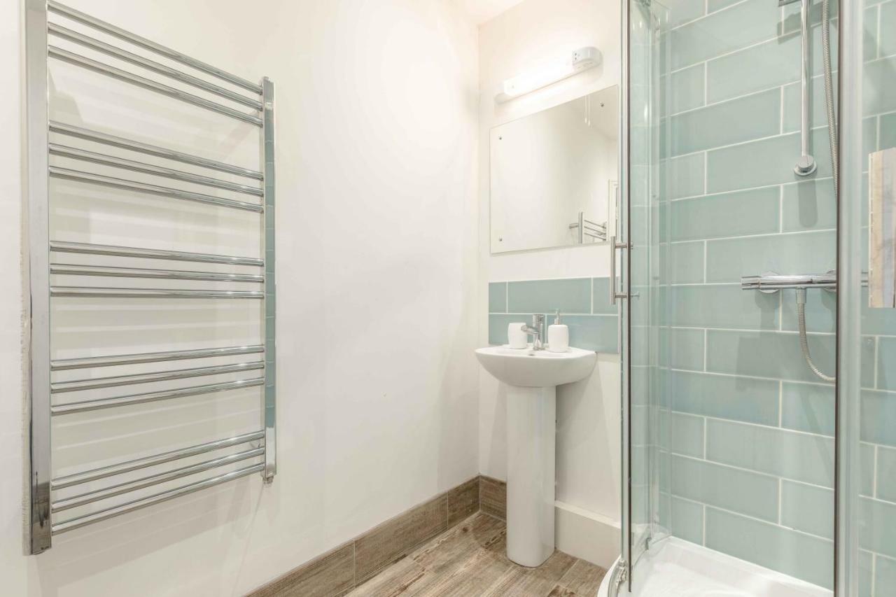 Modern Apartment Within Short Walk Of The Castle, High Street And Long Walk - Free Parking Windsor Ngoại thất bức ảnh